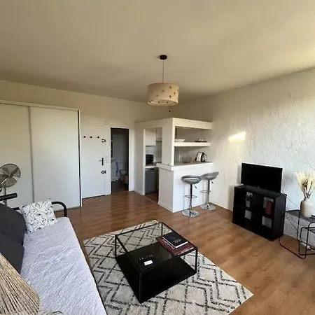 Apartman So'conciergerie - En Plein Centre. *